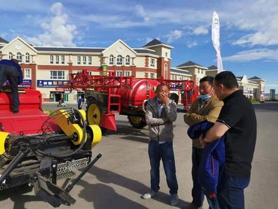 钵施然农机巴州展销会大放异彩，创新产品引领农业机械销售新浪潮